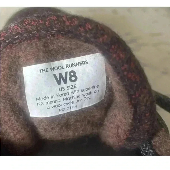 Allbirds 8 Wool Runners |  Burgundy Black 
Shipped via USPS - Picture 5 of 7